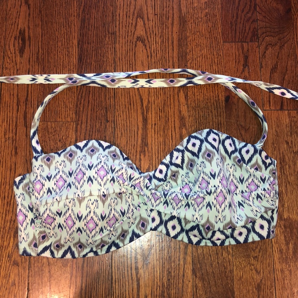 Victoria’s Secret bikini top